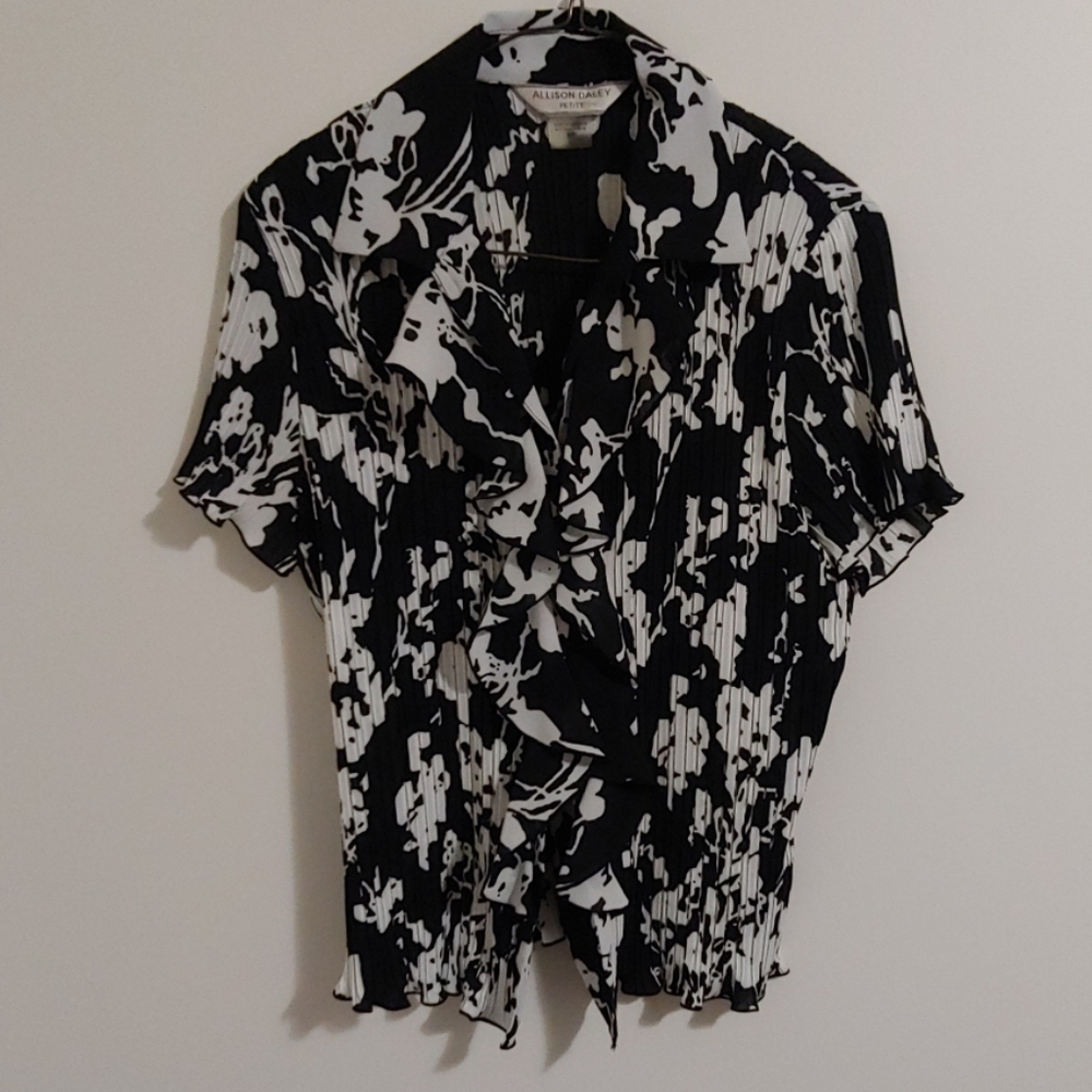 Allison Daley short sleeved blouse